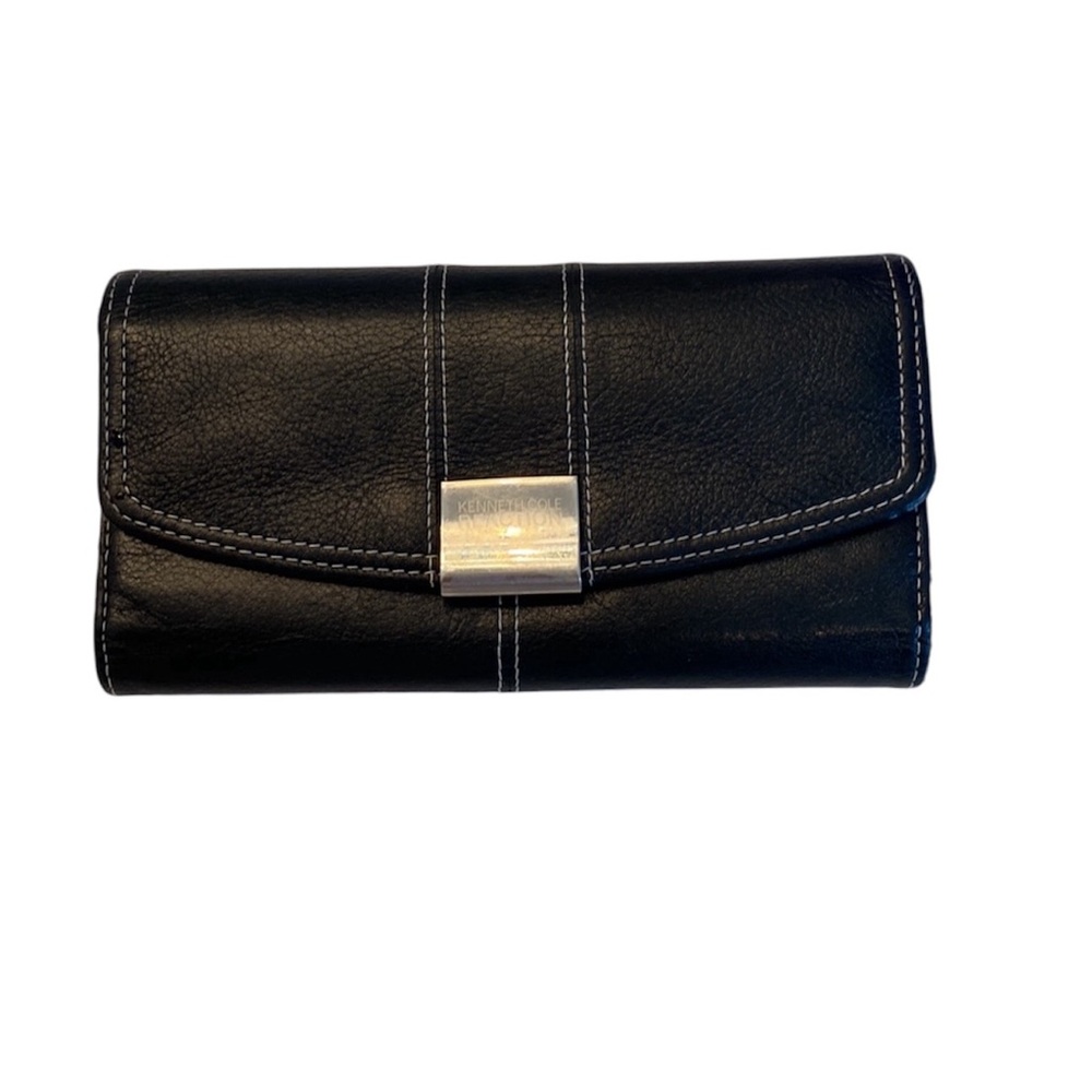 Kenneth Cole Reaction Black Leather Clutch Purse Wallet